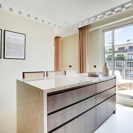 Magnificent With Ac- 3br-6p-tour Eiffel Apartment
